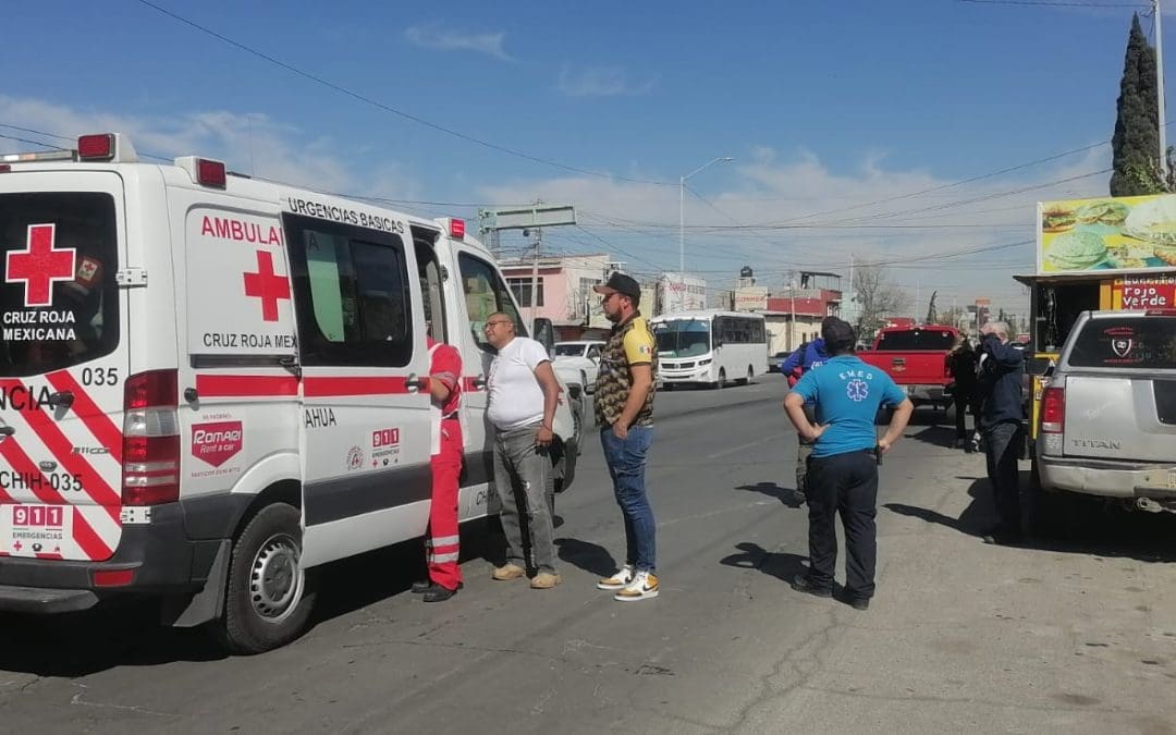 Motociclista derrapa y lesiona a dos paramédicas en la avenida La Junta