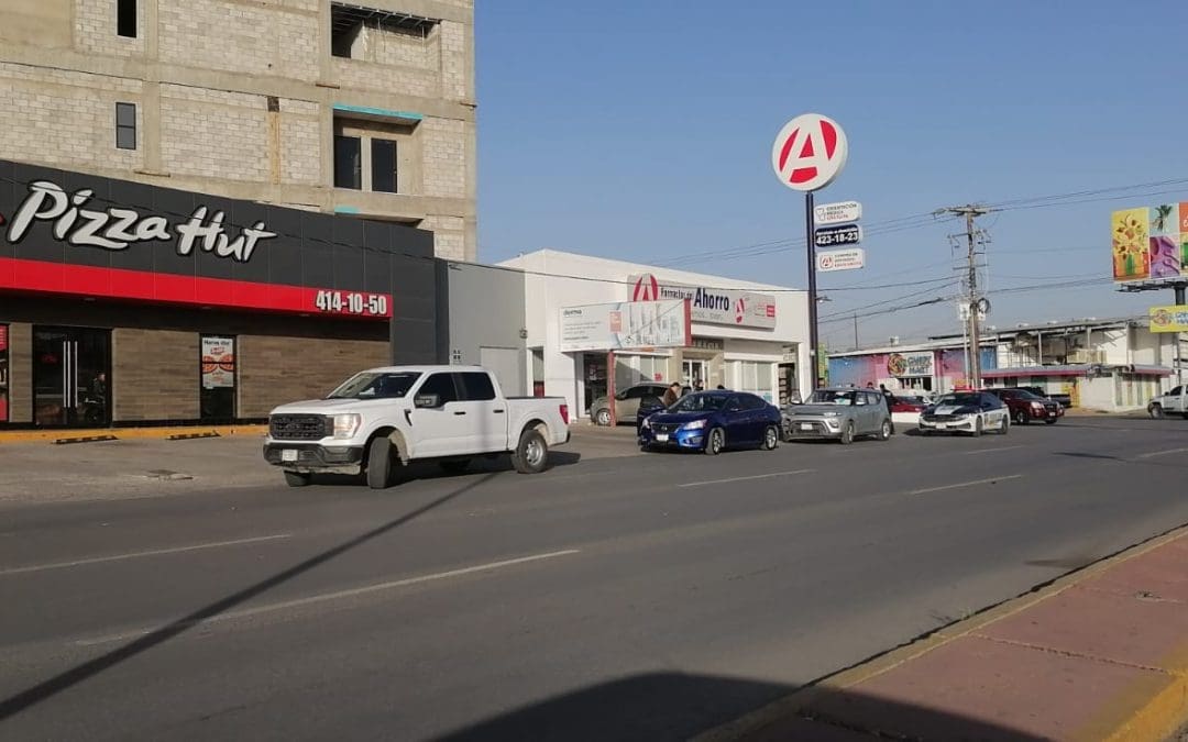 Choque en Agustín Melgar y Tecnológico deja daños materiales