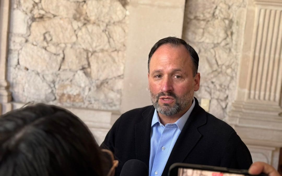 Refuerzan coordinación con nuevo delegado de FGR en la mesa de seguridad