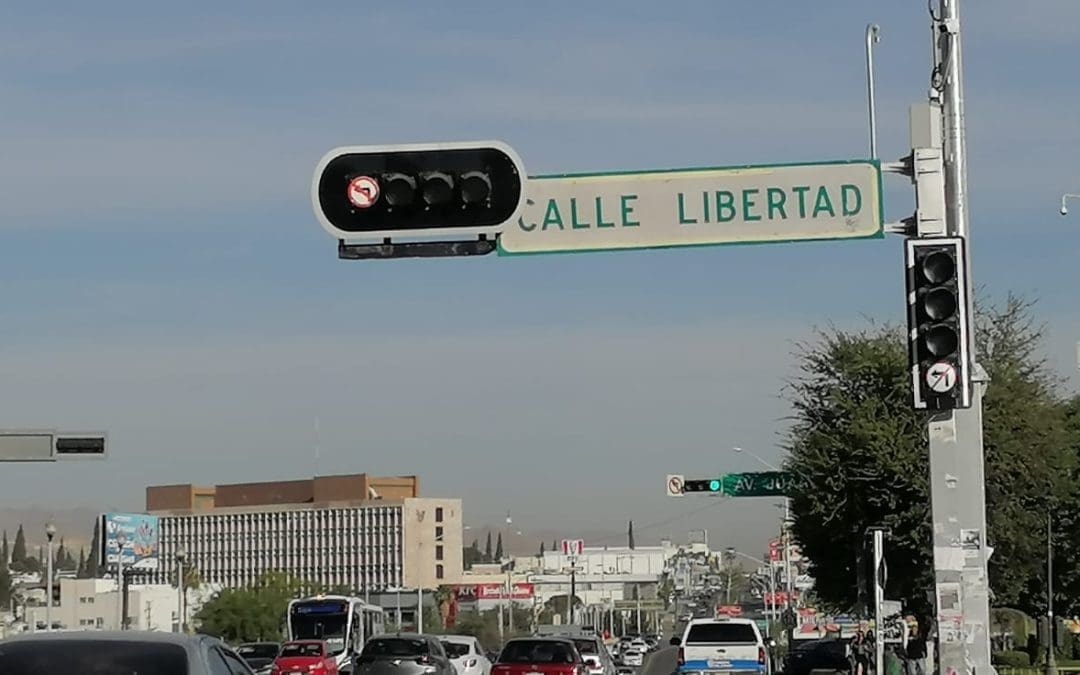 Reportan semáforos fuera de servicio en varios cruces de la ciudad