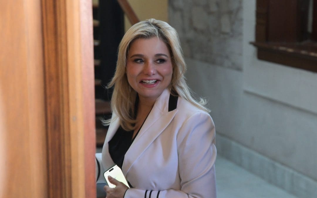 «Se quiere subir con nosotros»; Gobernadora minimiza críticas de alcalde de Juárez