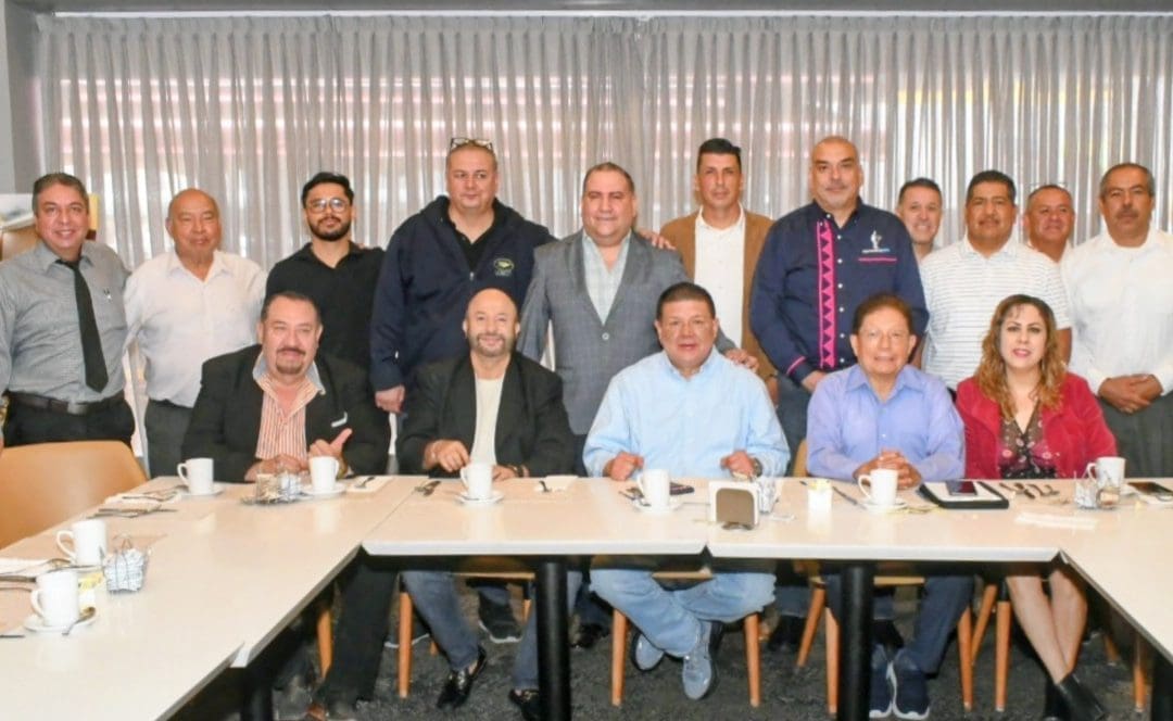 César Jáuregui se reúnen con Cronistas Deportivos de la Pancho Cano