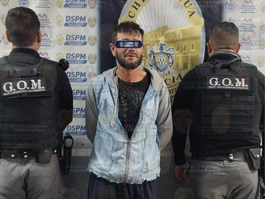 Portaba arma de utileria, es detenido