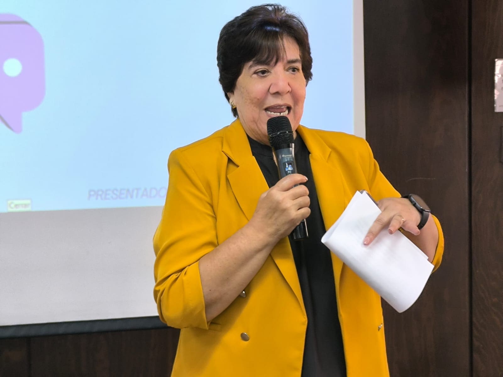 Suman 80 casas de enlace de la regidora Lupita Borruel en la capital