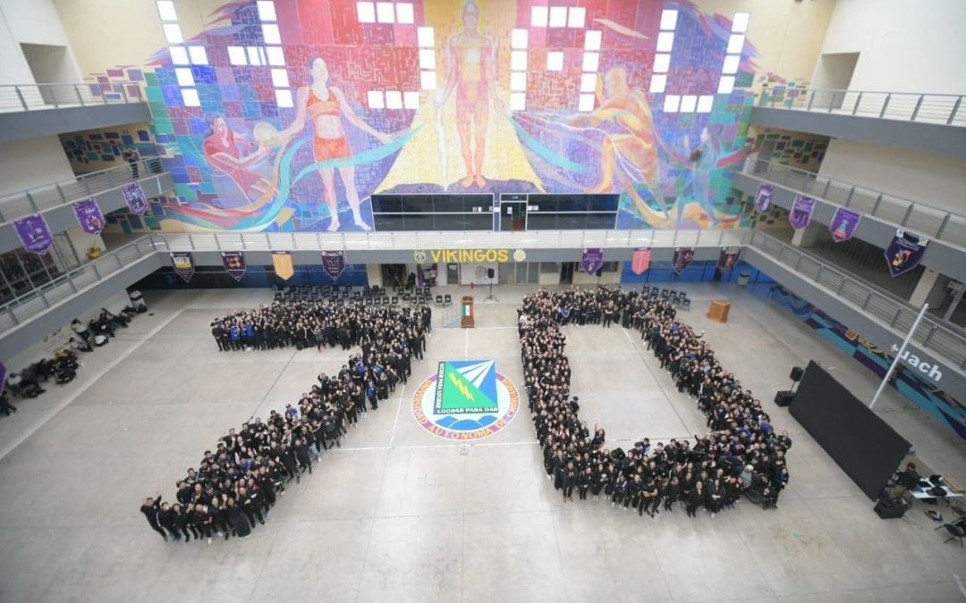 Conmemora FCCF-UACH su 70 aniversario con ceremonia cívica y develación de mural