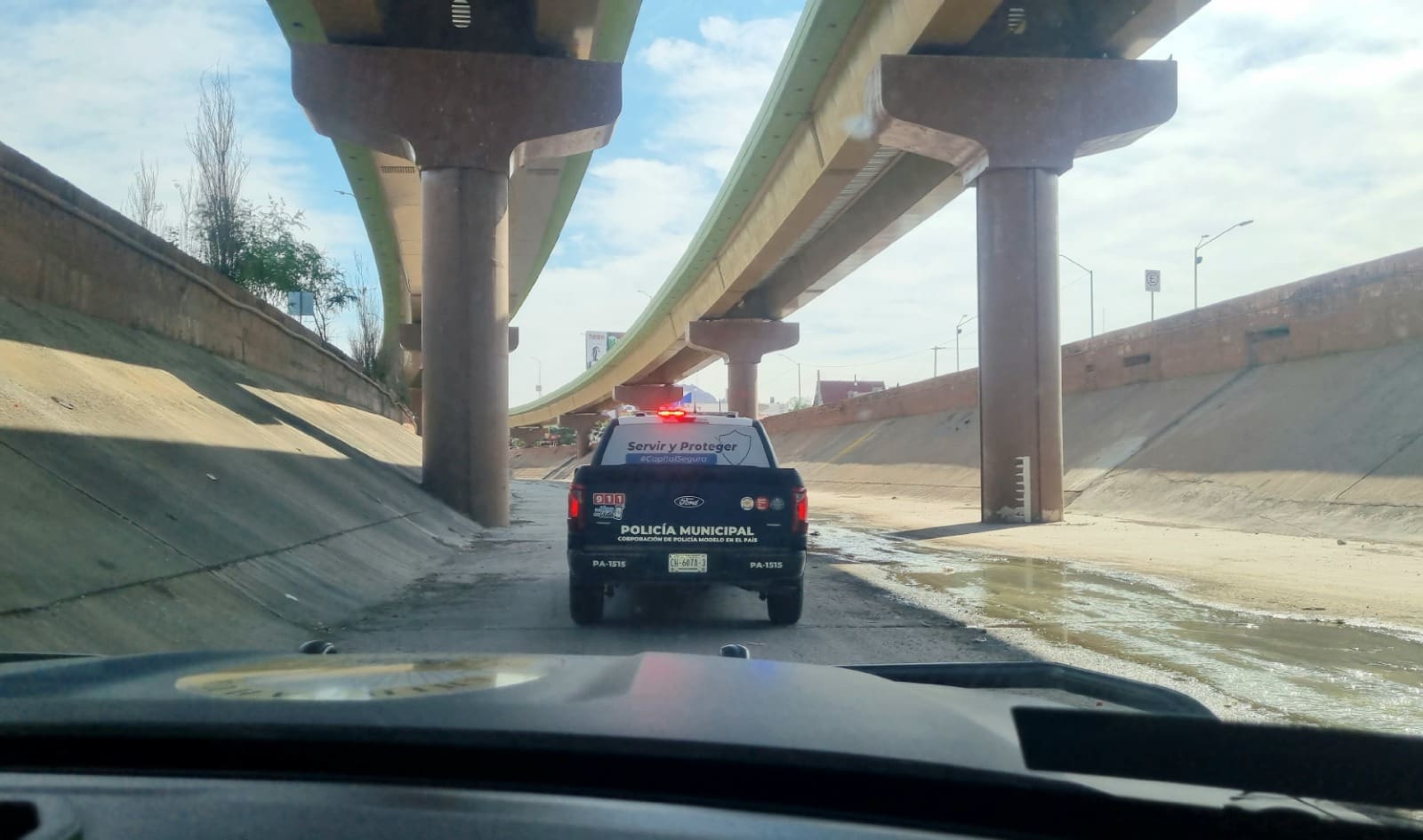 Toman el dren del Canal para drogarse; indica la Policía municipal