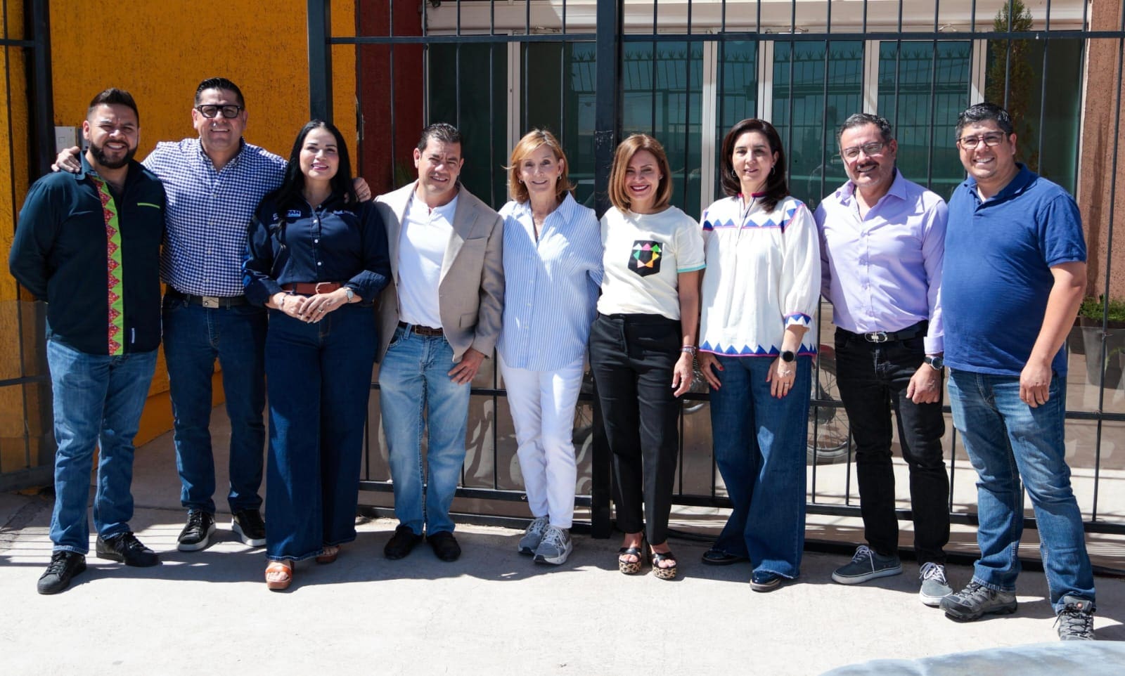 Regidores visitan albergue de niñas victimas de violencia