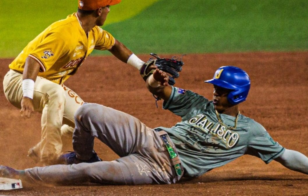 Dorados baila al son de la negra en casa ante Charros