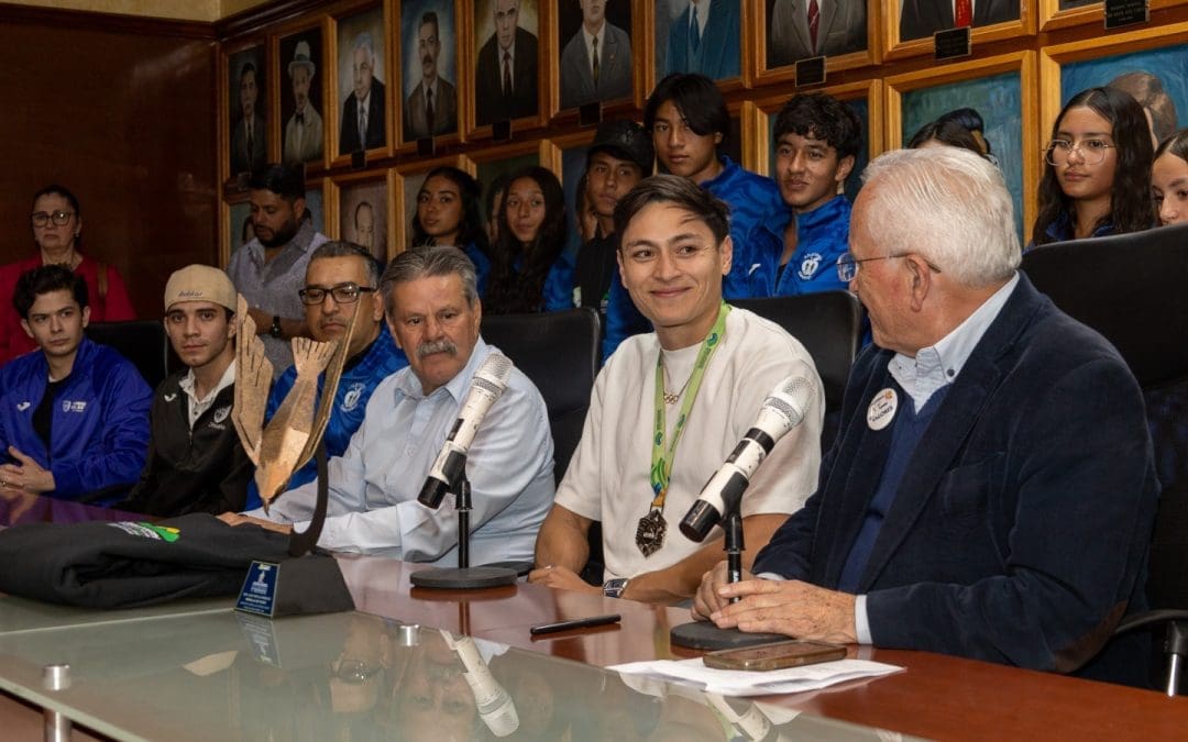 Cuauhtémoc reconoce a Erick Portillo tras histórica plata mundial