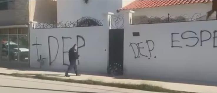 Javier Corral denuncia vandalizan su vivienda en Ciudad Juárez, culpabiliza a Cruz Pérez Cuellar