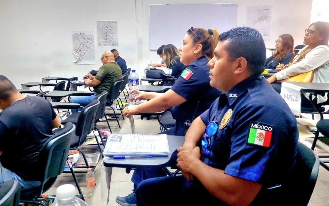 Policías municipales son capacitados con dos licenciaturas