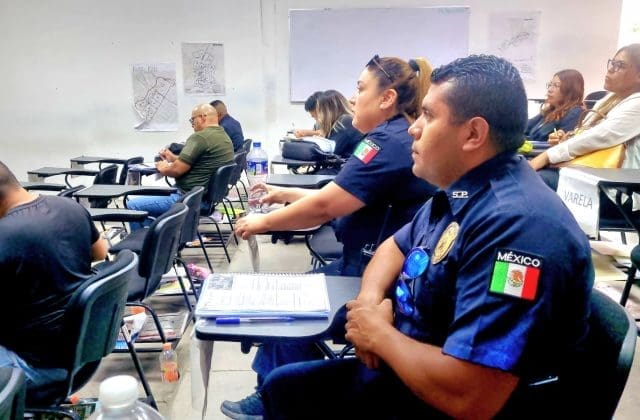 Policías municipales son capacitados con dos licenciaturas