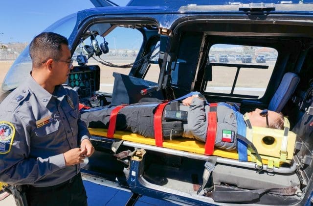 Capacitan en rescate aéreo a agentes preventivos