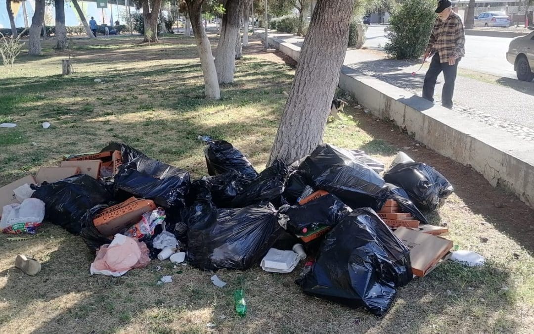 Una vez más, basura se acumula en Ciudad Deportiva y genera desorden