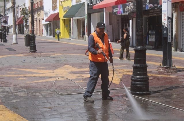 Mantienen limpieza permanente en el Centro Histórico