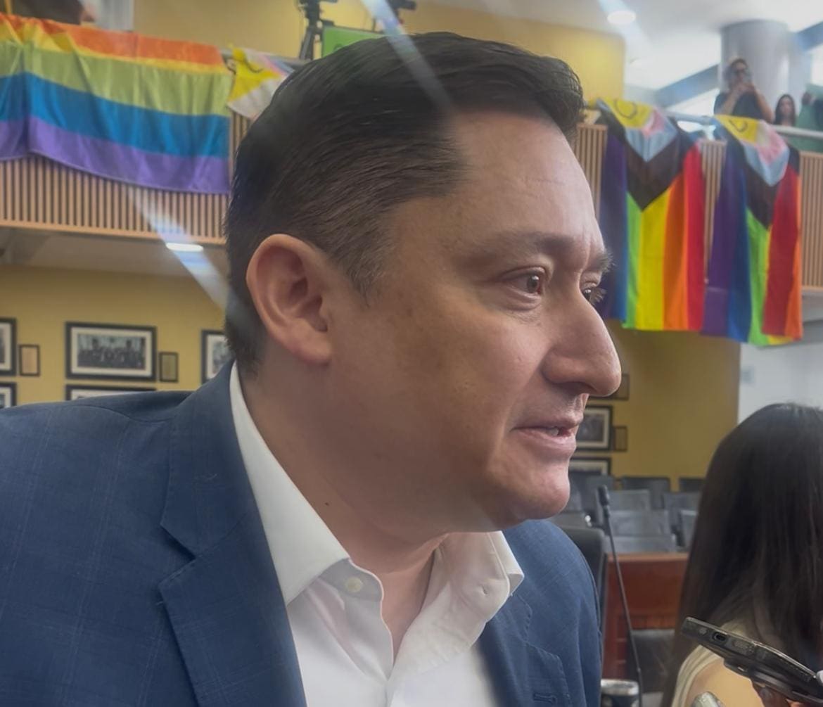 Califica Alfredo Chávez manifestación en Congreso como «cortina de humo» 