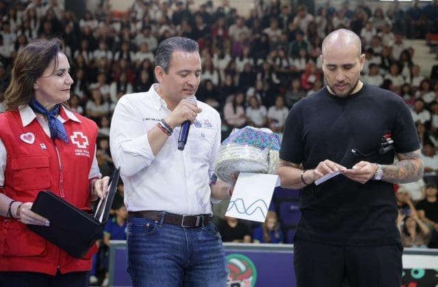 Llaman a jóvenes a cuidar su salud mental durante conferencia “Mente Sin Límites”