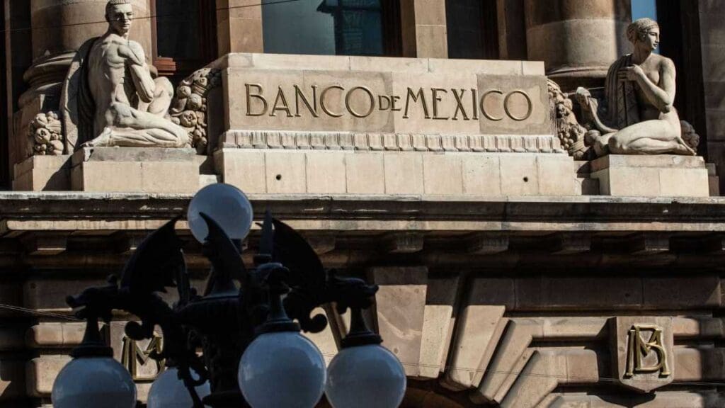 Banxico recorta expectativa de crecimiento; prevé economía más débil en 2026