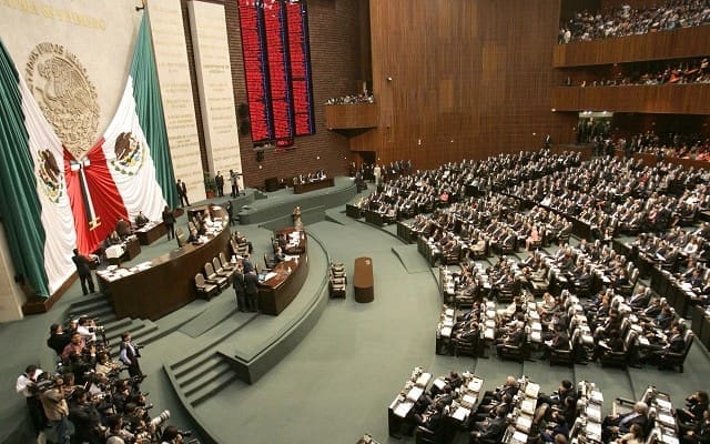 Morena impone “albazo” y reelige magistrados del TEPJF