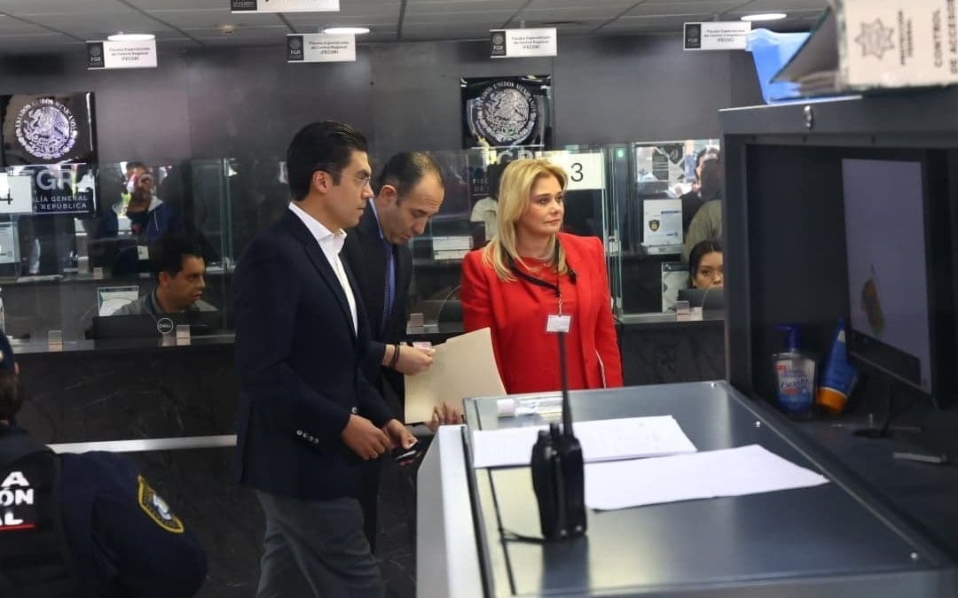 Maru Campos arremete contra “régimen totalitario” desde CDMX
