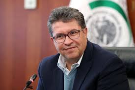 Ricardo Monreal recomienda al PAN “buscar buenos abogados” por caso contra Maru Campos