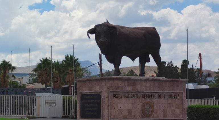 Celebra Unión Ganadera aprobación Salon de Usos Múltiples 