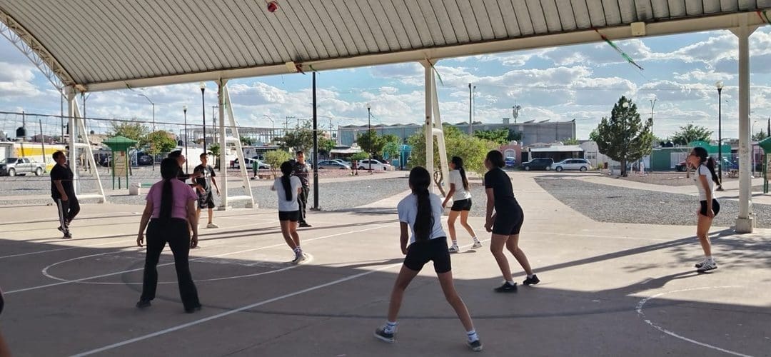Alumnos de la Secundaria Técnica 30 imponen nueva marca nacional en relevos 4×100