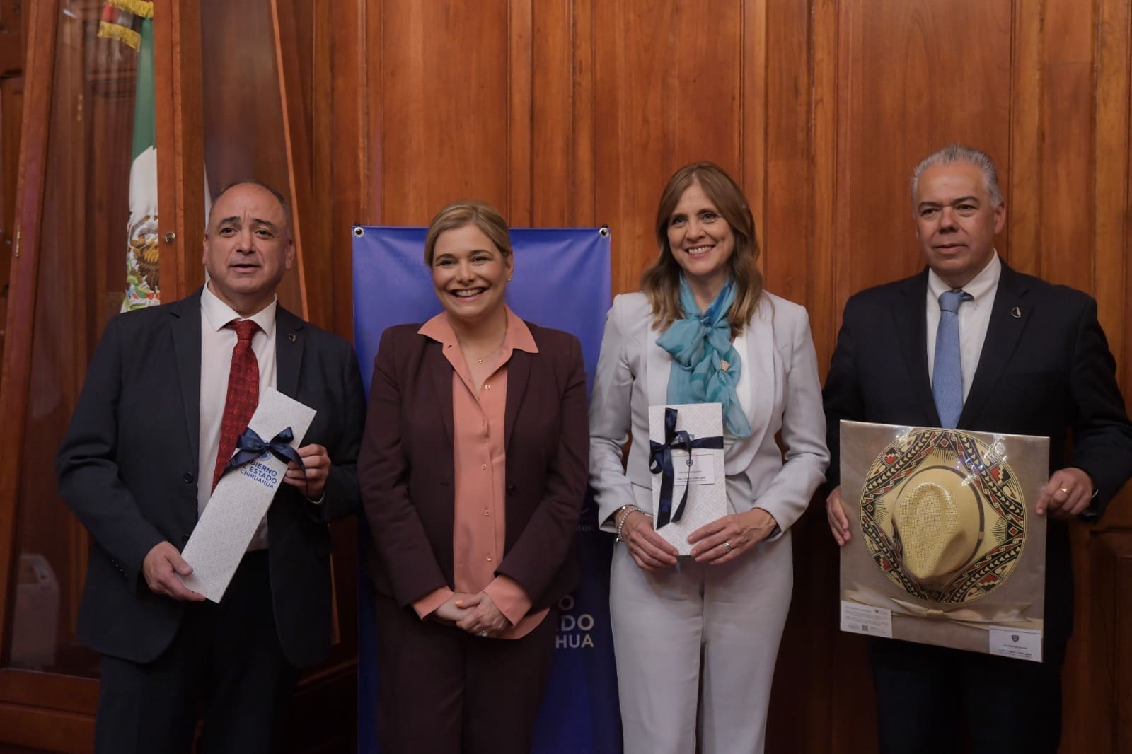Maru Campos toma protesta a nueva presidenta de Canirac Chihuahua