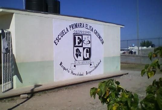 Buscan padres de familia espacio en la escuela Elisa Griensen; directivos niegan audiencia
