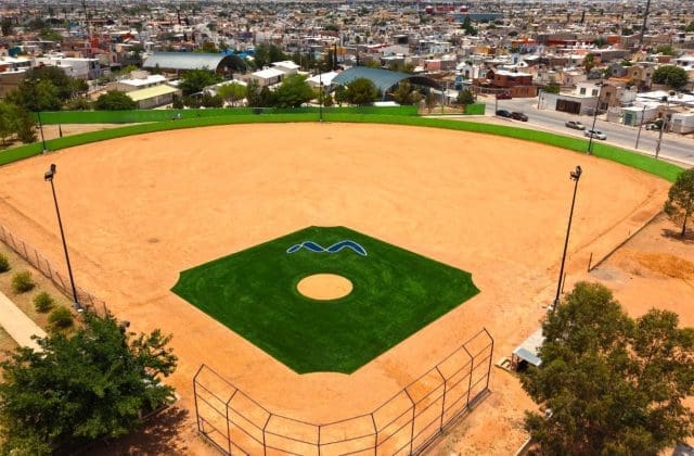 Afina municipio los últimos detalles de la rehabilitación del campo de beisbol en Villas del Real