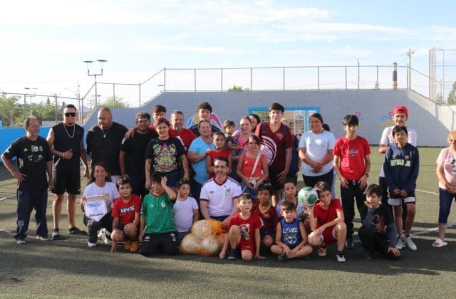 Cumple Marco Bonilla con vecinos de Villa Juárez