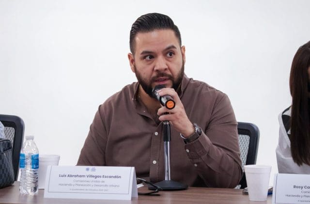 Regidores formalizan acuerdo con ejidatarios por obras viales en Robinson