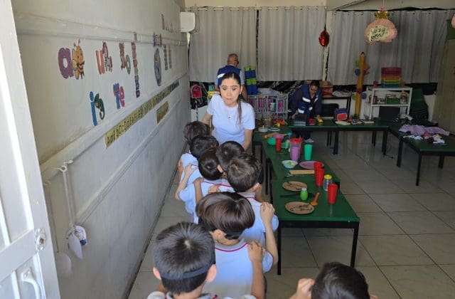 Fortalecen la empatía y la accesibilidad en planteles escolares con programas de concientización.