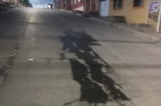 Denuncian fuga permanente de agua en la colonia Alfredo Chávez