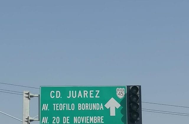 Persisten apagados semáforos en avenida Pacheco; piden extremar precauciones