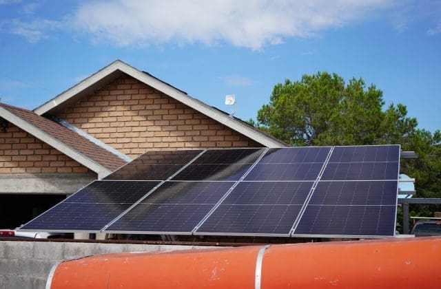 Invitan a habitantes de zona rurales a acceder a subsidio del 50% para paneles solares