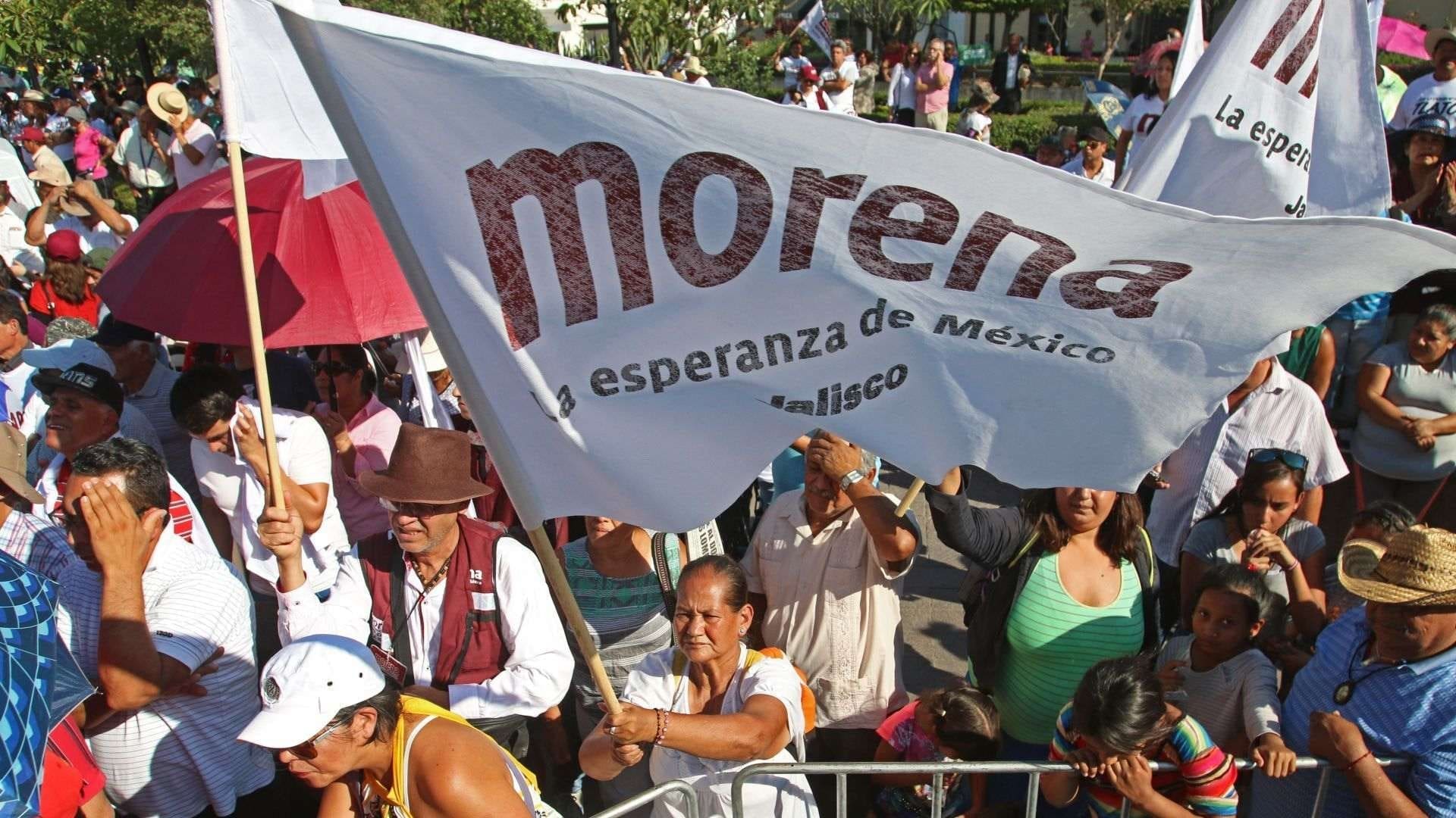 morena bandera mitin
