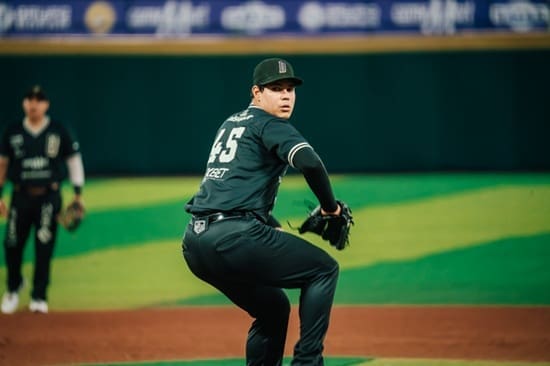 Jiménez noquea a chihuahua en el estatal de beisbol