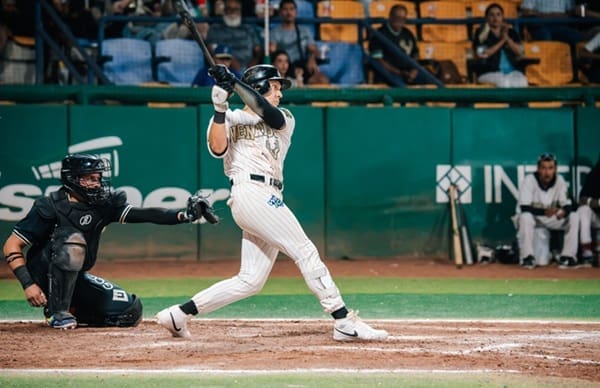 Dorados y Venados dividen en doble cartelera