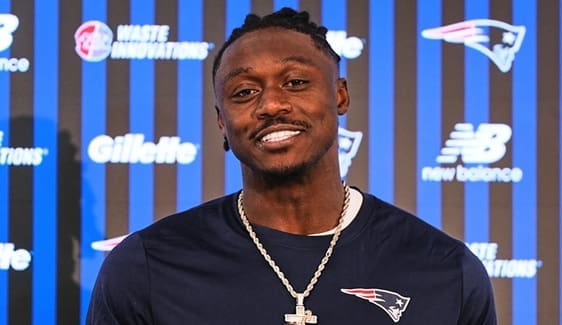 A.J. Brown es el nuevo receptor abierto de los Patriots