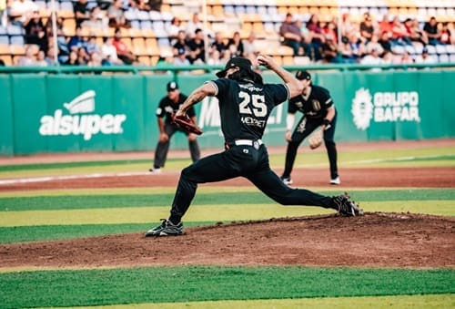Dorados vence a los Mineros y se adelanta en la serie