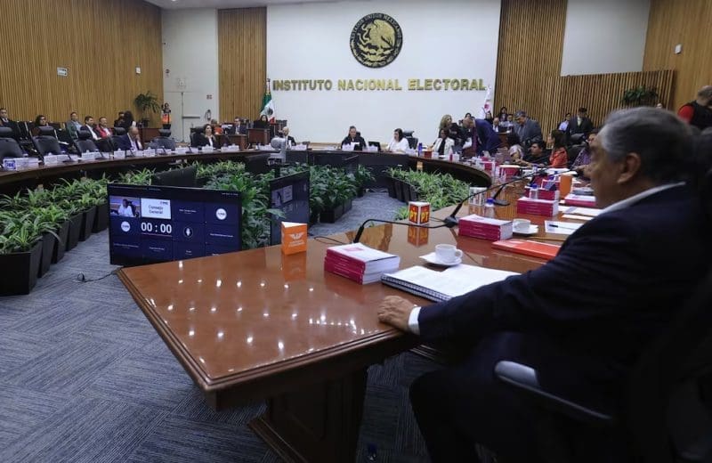 INE va contra campañas adelantadas; espectaculares de Chihuahua, bajo la lupa