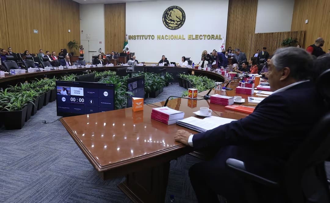 INE va contra campañas adelantadas; espectaculares de Chihuahua, bajo la lupa