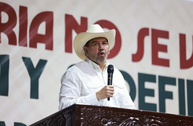 Cruz Pérez Cuellar recorre la zona serrana del estado