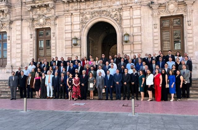Festeja Gobierno del Estado a los ingenieros en su día 