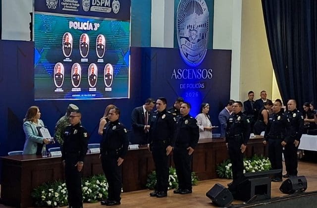 «Chihuahua cuenta con una policía preparada» Julio Salas reconoce ascenso de 65 agentes