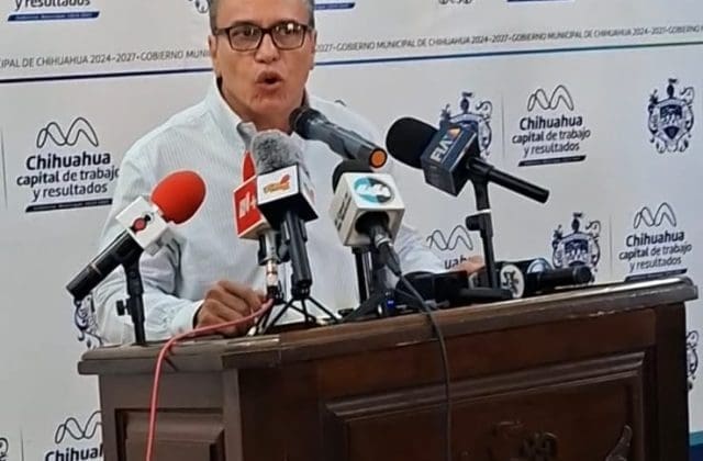 Premian a Chihuahua con la Escoba de Oro por sus servicios de limpieza