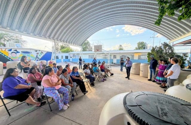JMAS entrega tinacos a familias indígenas de Chihuahua para fortalecer el acceso al agua