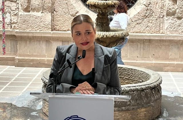 Defiende Maru espectaculares contra IMSS pese a molestia de Zoé Robledo y CCE