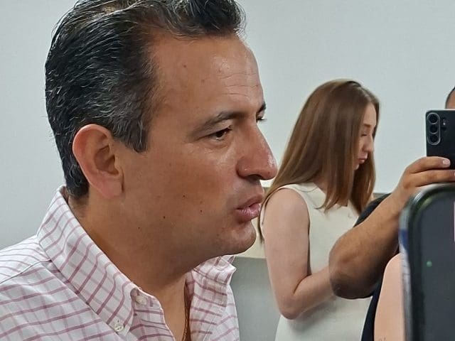 Bonilla reporta 12 viviendas inundadas tras desbordamiento del arroyo Valle Dorado